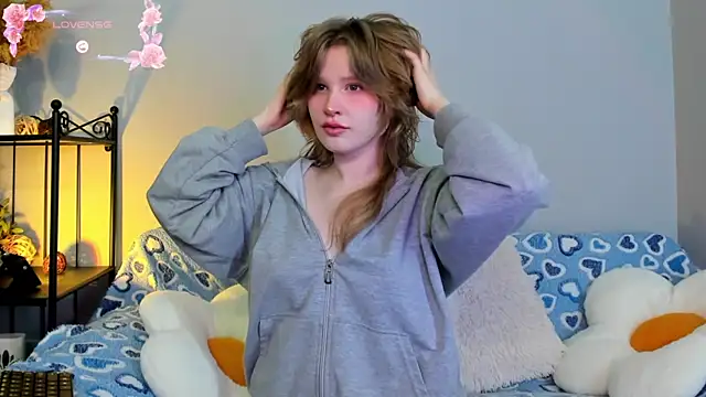 EvaStevs online show from February 22, 7:03 pm