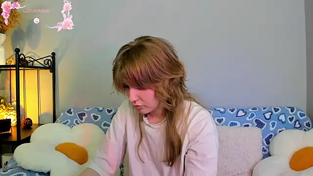 EvaStevs online show from February 23, 9:59 pm