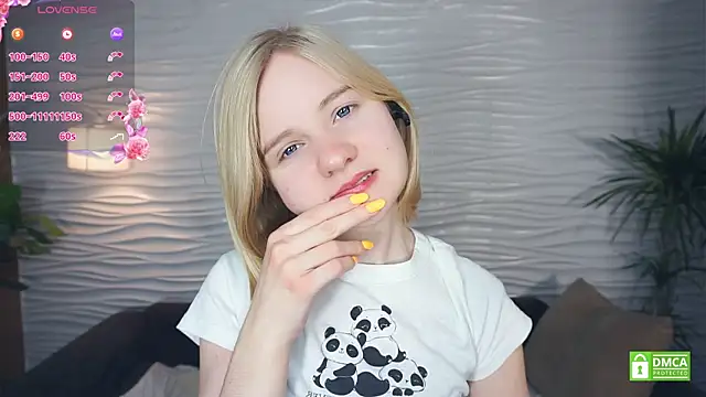 Snapshot of OdelinaFicken chatting on November 14, 4:05 am OdelinaFicken online show from November 14, 4:05 am