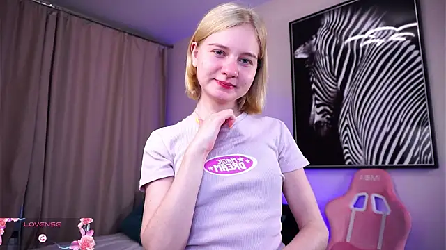 Snapshot of OdelinaFicken chatting on October 28, 5:50 am OdelinaFicken online show from October 28, 5:50 am