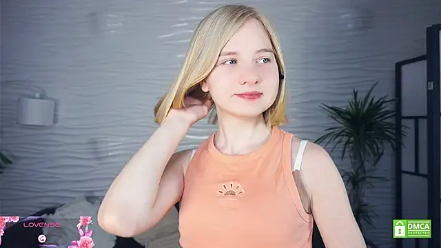 Snapshot of OdelinaFicken chatting on November 2, 5:23 am OdelinaFicken online show from November 2, 5:23 am