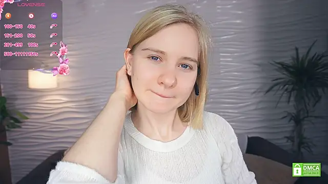 Snapshot of OdelinaFicken chatting on December 1, 4:13 am OdelinaFicken online show from December 1, 4:13 am