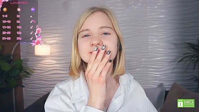 Snapshot of OdelinaFicken chatting on December 3, 4:02 am OdelinaFicken online show from December 3, 4:02 am