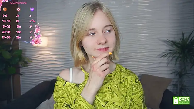 Snapshot of OdelinaFicken chatting on November 12, 4:27 am OdelinaFicken online show from November 12, 4:27 am