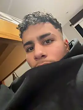 Snapshot of johnycash21 chatting on December 22, 12:55 am johnycash21 online show from December 22, 12:55 am