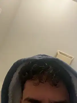 Snapshot of johnycash21 chatting on December 18, 1:26 pm johnycash21 online show from December 18, 1:26 pm