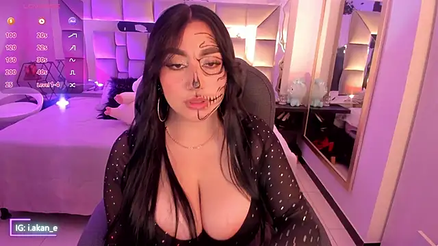 Snapshot of i_akane chatting on October 31, 1:19 pm i akane online show from October 31, 1:19 pm