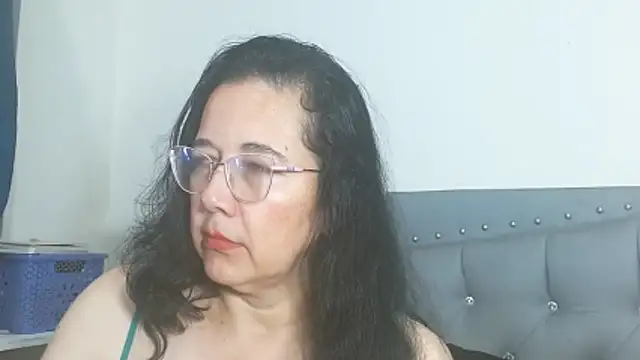 Snapshot of maturepriscila chatting on May 23, 1:32 pm maturepriscila online show from May 23, 1:32 pm