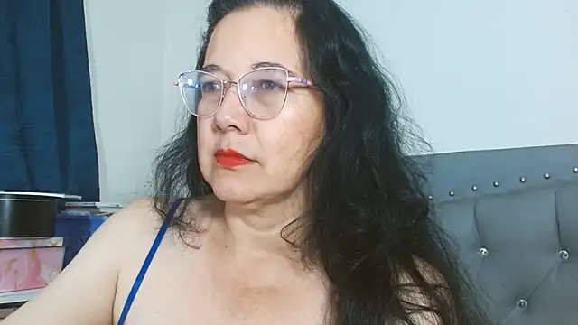 Snapshot of maturepriscila chatting on April 29, 6:58 pm maturepriscila online show from April 29, 6:58 pm