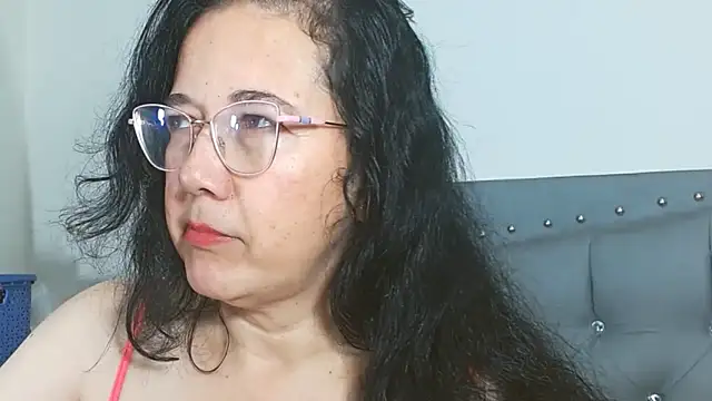 maturepriscila online show from April 18, 1:35 pm