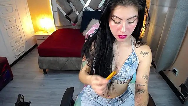 Kate Laurence  online show from February 25, 9:26 pm