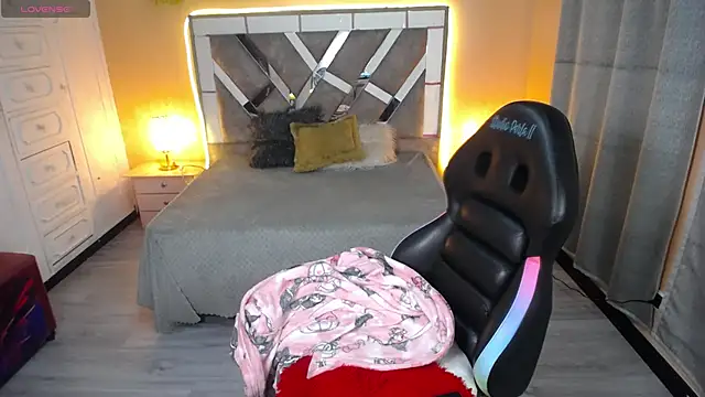 Kate Laurence  online show from February 8, 3:41 am