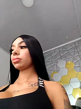 Snapshot of Tiffanny chatting on October 2, 2:37 am Tiffanny online show from October 2, 2:37 am
