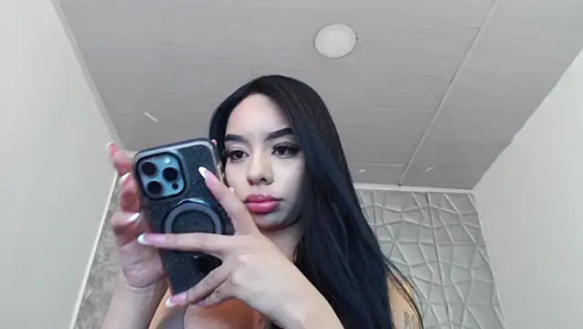 Snapshot of Tiffanny chatting on October 24, 2:21 am Tiffanny online show from October 24, 2:21 am