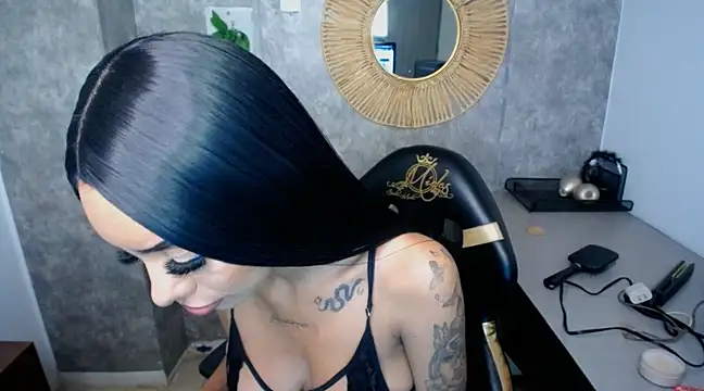 Snapshot of Tiffanny chatting on February 12, 3:49 pm Tiffanny online show from February 12, 3:49 pm