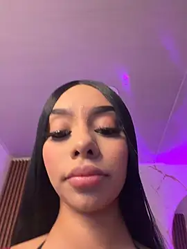 Tiffanny online show from March 8, 1:14 pm