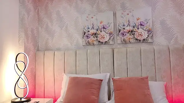 Snapshot of MeganCruzGB chatting on November 20, 1:01 pm MeganCruzGB online show from November 20, 1:01 pm