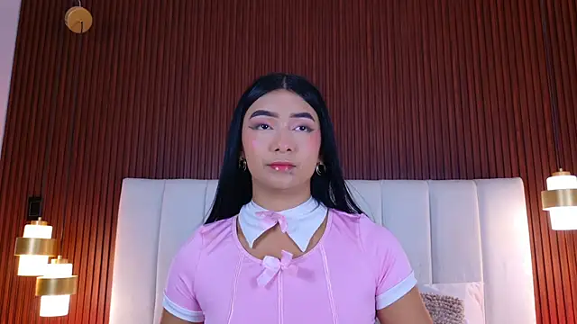 Snapshot of MeganCruzGB chatting on November 12, 12:31 pm MeganCruzGB online show from November 12, 12:31 pm