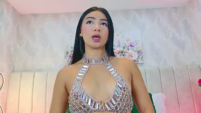 Snapshot of MeganCruzGB chatting on December 3, 12:48 pm MeganCruzGB online show from December 3, 12:48 pm