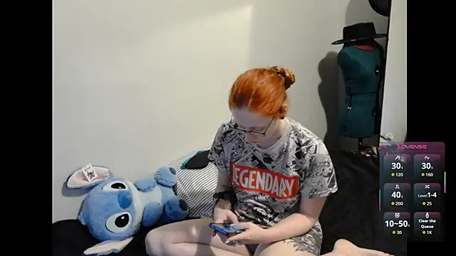 LilyFoxxx online show from April 3, 5:25 am