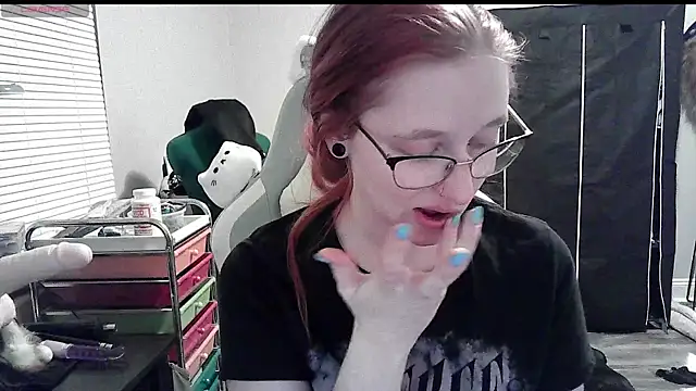 Snapshot of LilyFoxxx chatting on January 8, 1:53 am LilyFoxxx online show from January 8, 1:53 am