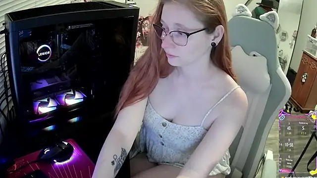 LilyFoxxx online show from November 23, 4:22 am