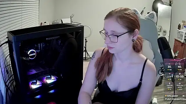 Snapshot of LilyFoxxx chatting on October 20, 3:19 am LilyFoxxx online show from October 20, 3:19 am