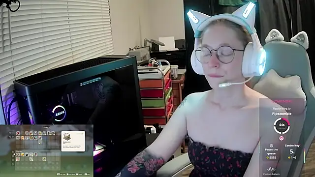 Snapshot of LilyFoxxx chatting on July 20, 5:15 am LilyFoxxx online show from July 20, 5:15 am
