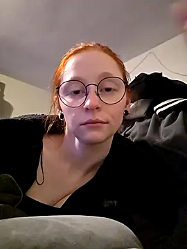 LilyFoxxx online show from March 30, 5:53 am