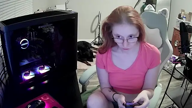 LilyFoxxx online show from November 7, 4:17 am