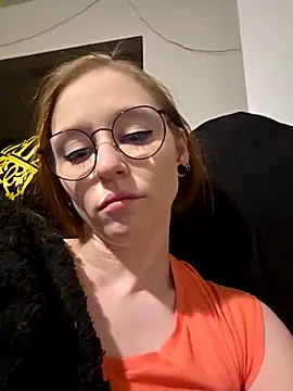 LilyFoxxx online show from February 25, 1:17 am