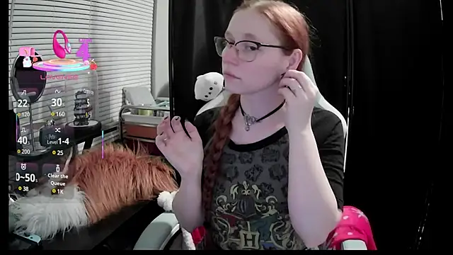 Snapshot of LilyFoxxx chatting on March 5, 4:24 am LilyFoxxx online show from March 5, 4:24 am