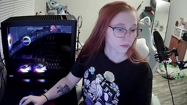 Snapshot of LilyFoxxx chatting on October 10, 3:18 am LilyFoxxx online show from October 10, 3:18 am