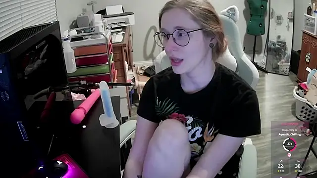 LilyFoxxx online show from February 13, 6:13 am