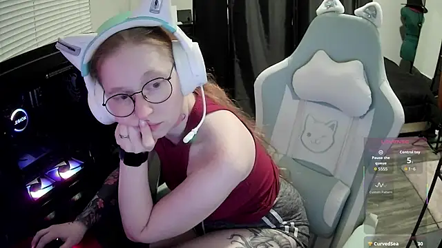Snapshot of LilyFoxxx chatting on July 18, 5:16 am LilyFoxxx online show from July 18, 5:16 am