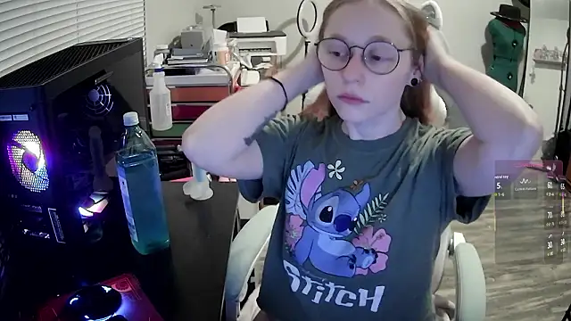 LilyFoxxx online show from March 13, 5:23 am