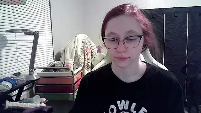 Snapshot of LilyFoxxx chatting on January 24, 4:05 am LilyFoxxx online show from January 24, 4:05 am