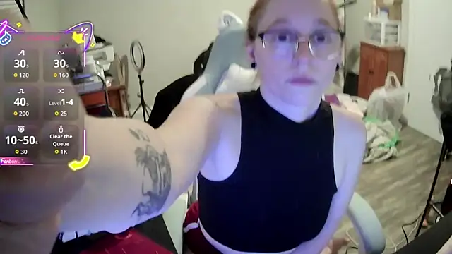 Snapshot of LilyFoxxx chatting on October 6, 3:19 am LilyFoxxx online show from October 6, 3:19 am