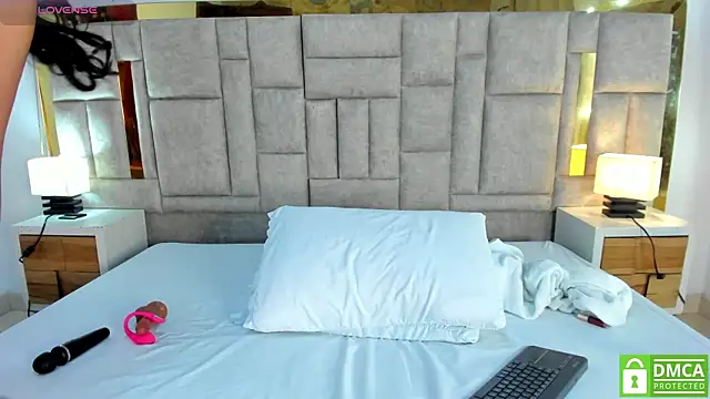 Snapshot of valtira_nova chatting on June 24, 7:33 pm valtira nova online show from June 24, 7:33 pm
