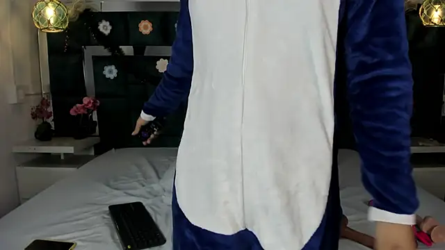 valtira nova online show from December 15, 6:47 pm