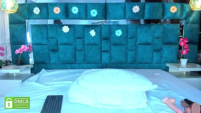 valtira nova online show from January 7, 7:19 pm