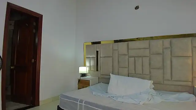 Snapshot of valtira_nova chatting on July 10, 12:43 am valtira nova online show from July 10, 12:43 am