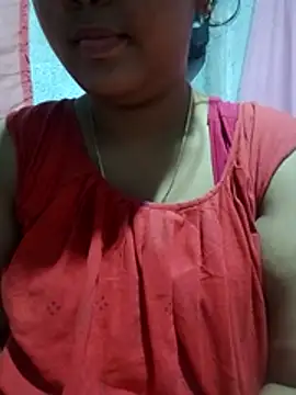 Snapshot of Super-Couple chatting on February 18, 4:47 pm Super-Couple online show from February 18, 4:47 pm