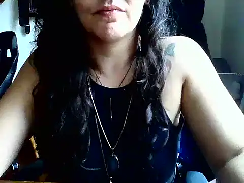 Snapshot of escritorasafada chatting on January 13, 4:51 pm escritorasafada online show from January 13, 4:51 pm