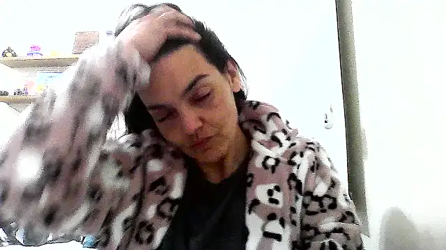 Snapshot of escritorasafada chatting on November 18, 1:54 am escritorasafada online show from November 18, 1:54 am