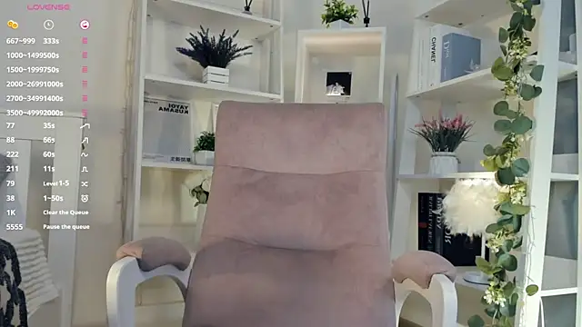 ZaraBluitt online show from March 23, 8:47 am