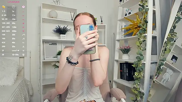 ZaraBluitt online show from May 21, 8:44 am
