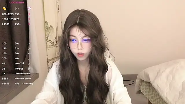 Yuki 111 online show from December 6, 8:10 am