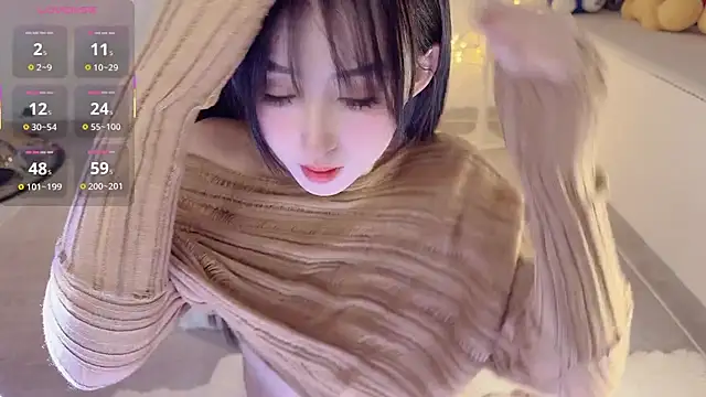 Unique-yiyi online show from November 26, 2:39 pm