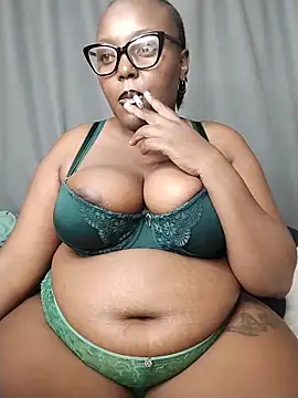 CHERRYYUMMY online show from June 9, 11:55 am